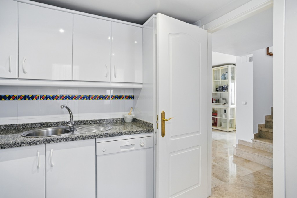 3 Bed, 3 Bath, HouseFor Sale, Nueva Andalucia, Malaga