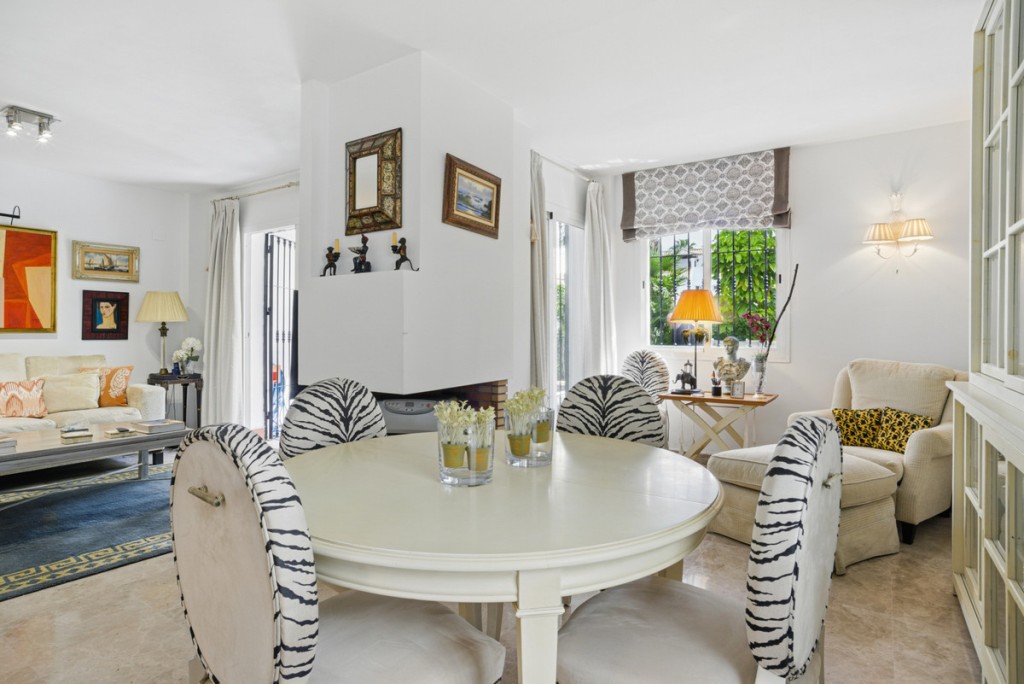 3 Bed, 3 Bath, HouseFor Sale, Nueva Andalucia, Malaga