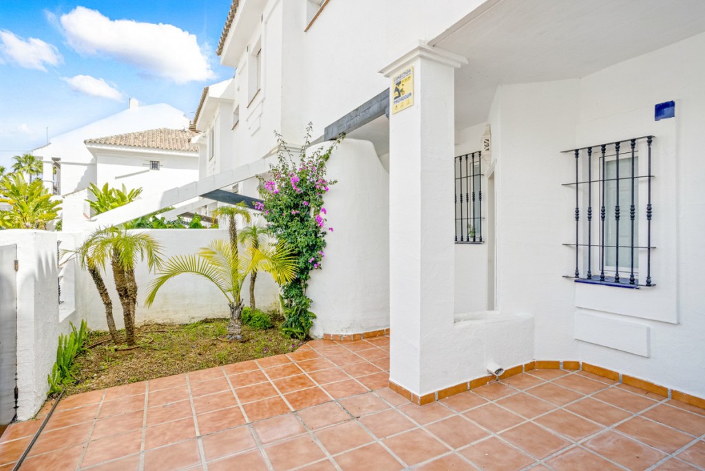 3 Bed, 3 Bath, HouseFor Sale, Nueva Andalucia, Malaga