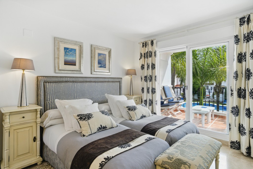 3 Bed, 3 Bath, HouseFor Sale, Nueva Andalucia, Malaga