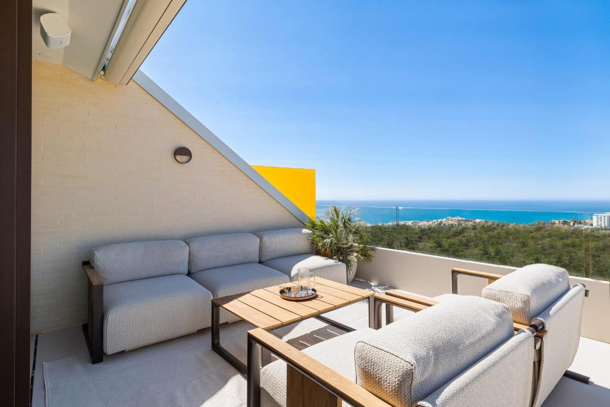 3 Bed, 2 Bath, ApartmentFor Sale, Fuengirola, Costa del Sol