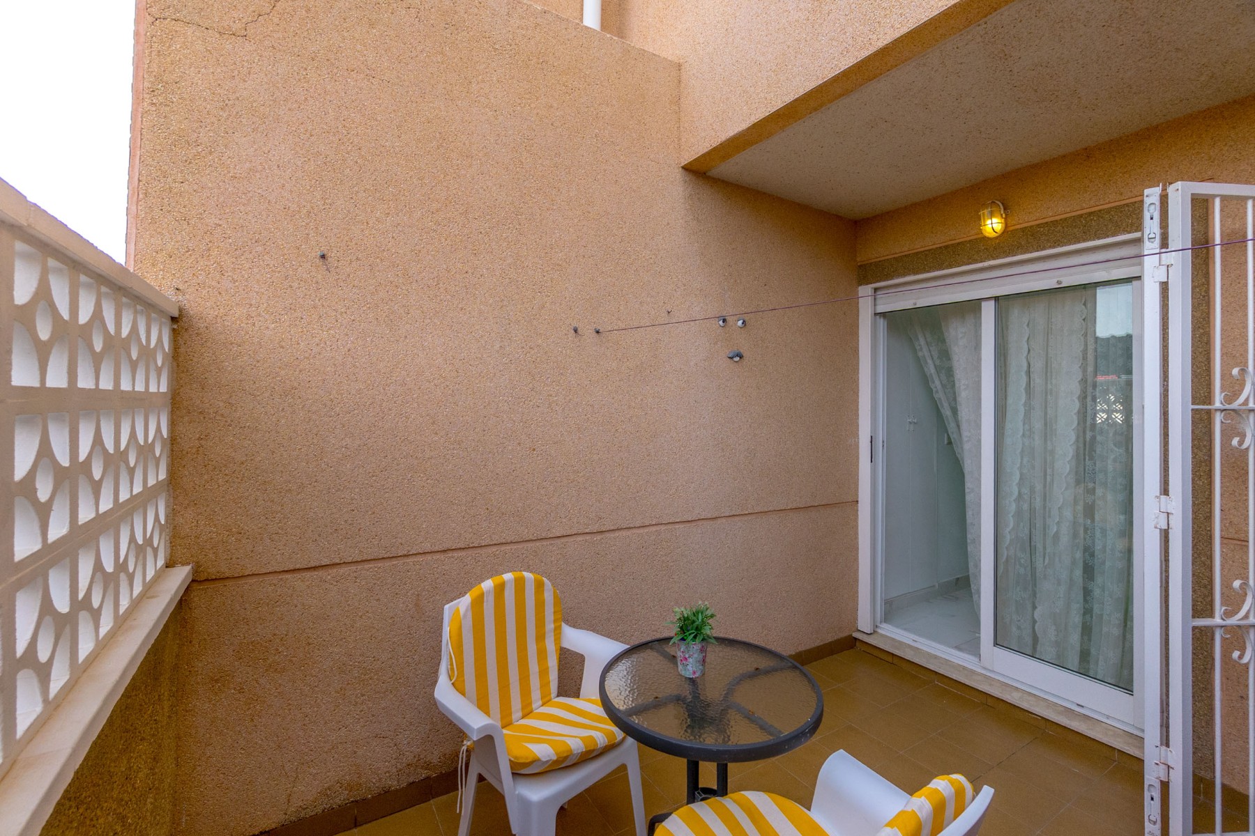 2 Bed, 1 Bath, ApartmentFor Sale, Torrevieja, Alicante