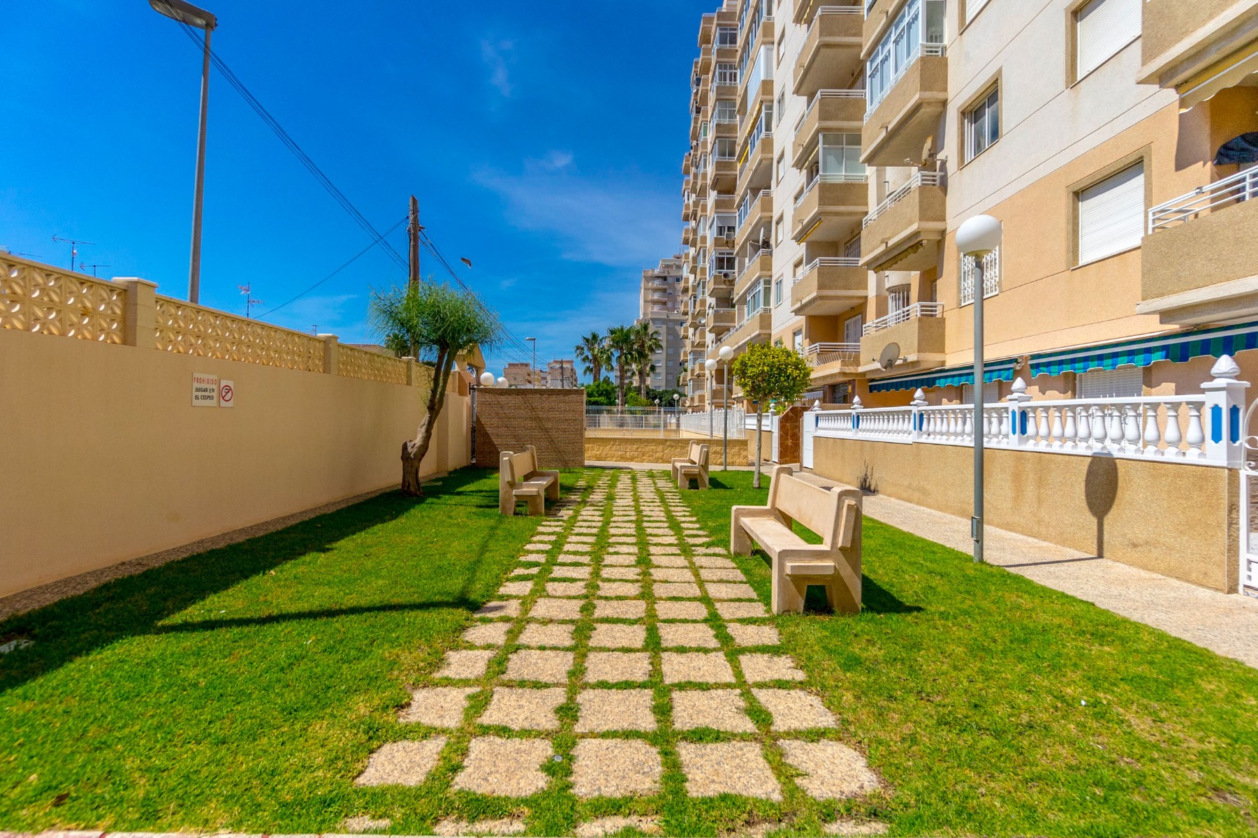 2 Bed, 1 Bath, ApartmentFor Sale, Torrevieja, Alicante