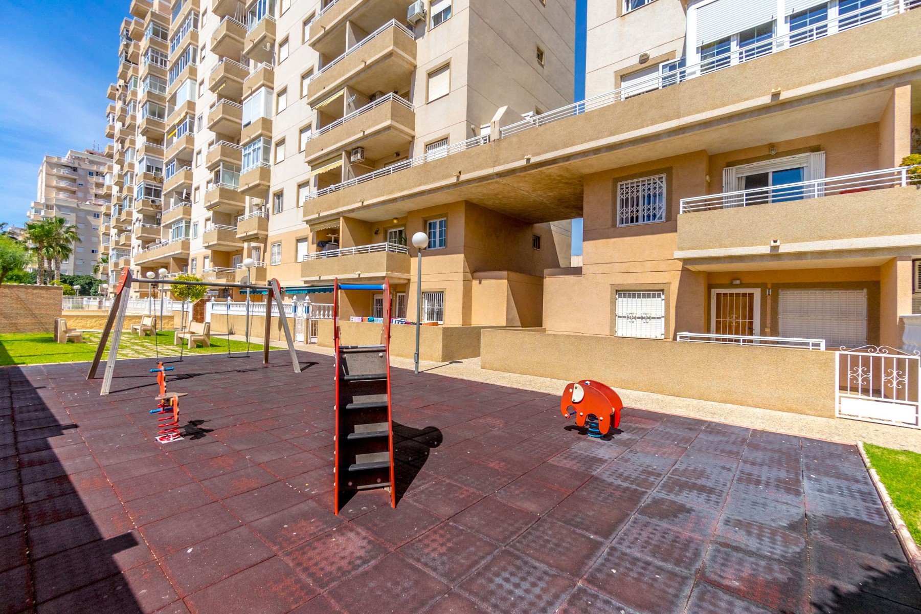 2 Bed, 1 Bath, ApartmentFor Sale, Torrevieja, Alicante