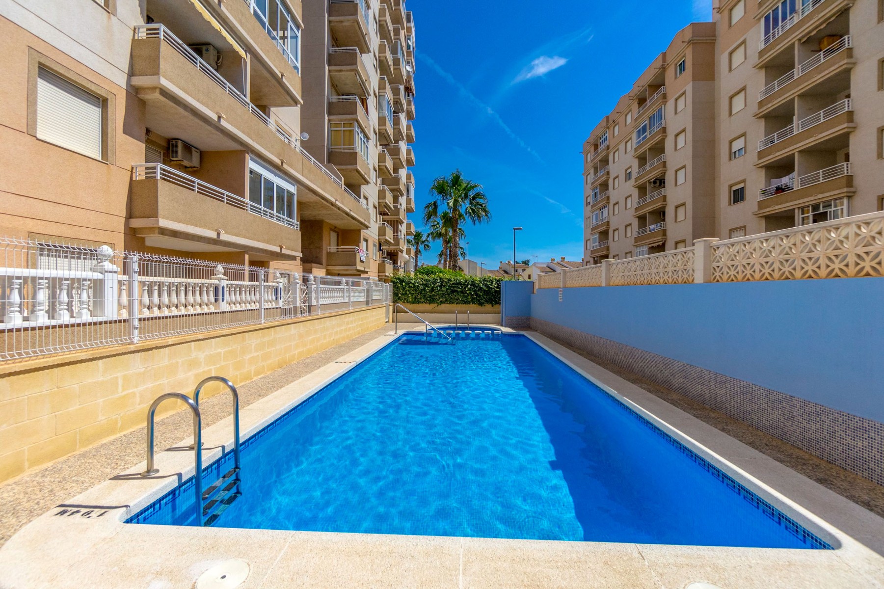 2 Bed, 1 Bath, ApartmentFor Sale, Torrevieja, Alicante