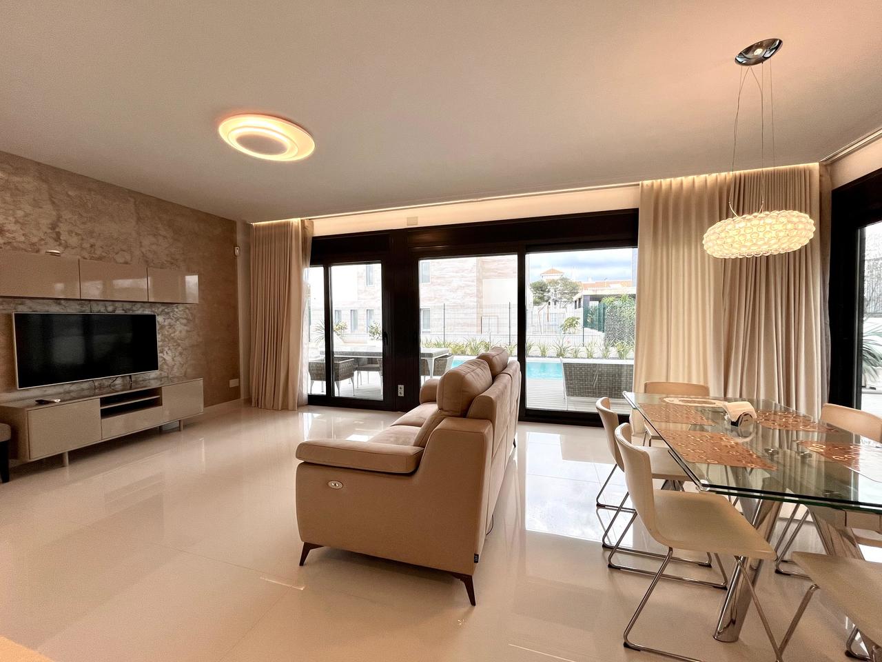 4 Bed, 3 Bath, HouseFor Sale, Dehesa de Campoamor, Alicante