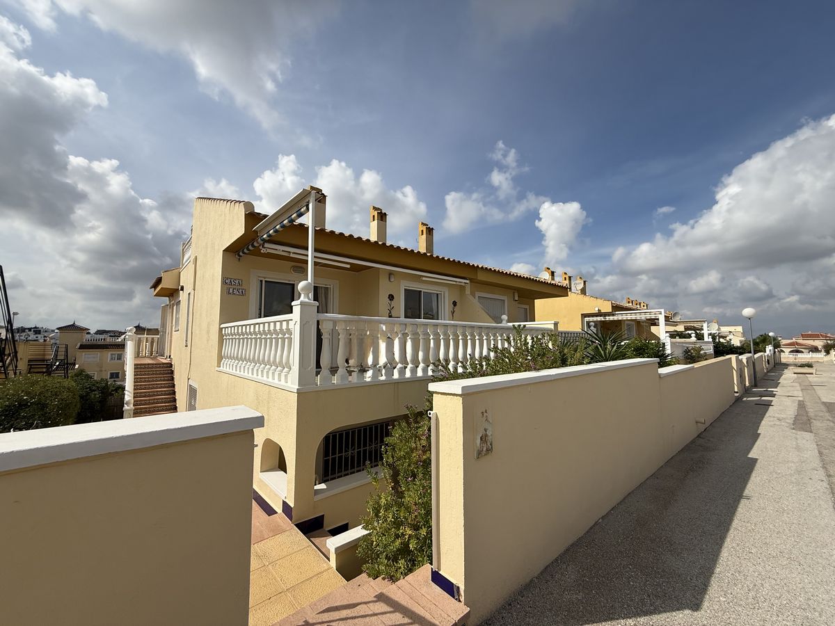 3 Bed, 2 Bath, HouseFor Sale, Benimar, Alicante