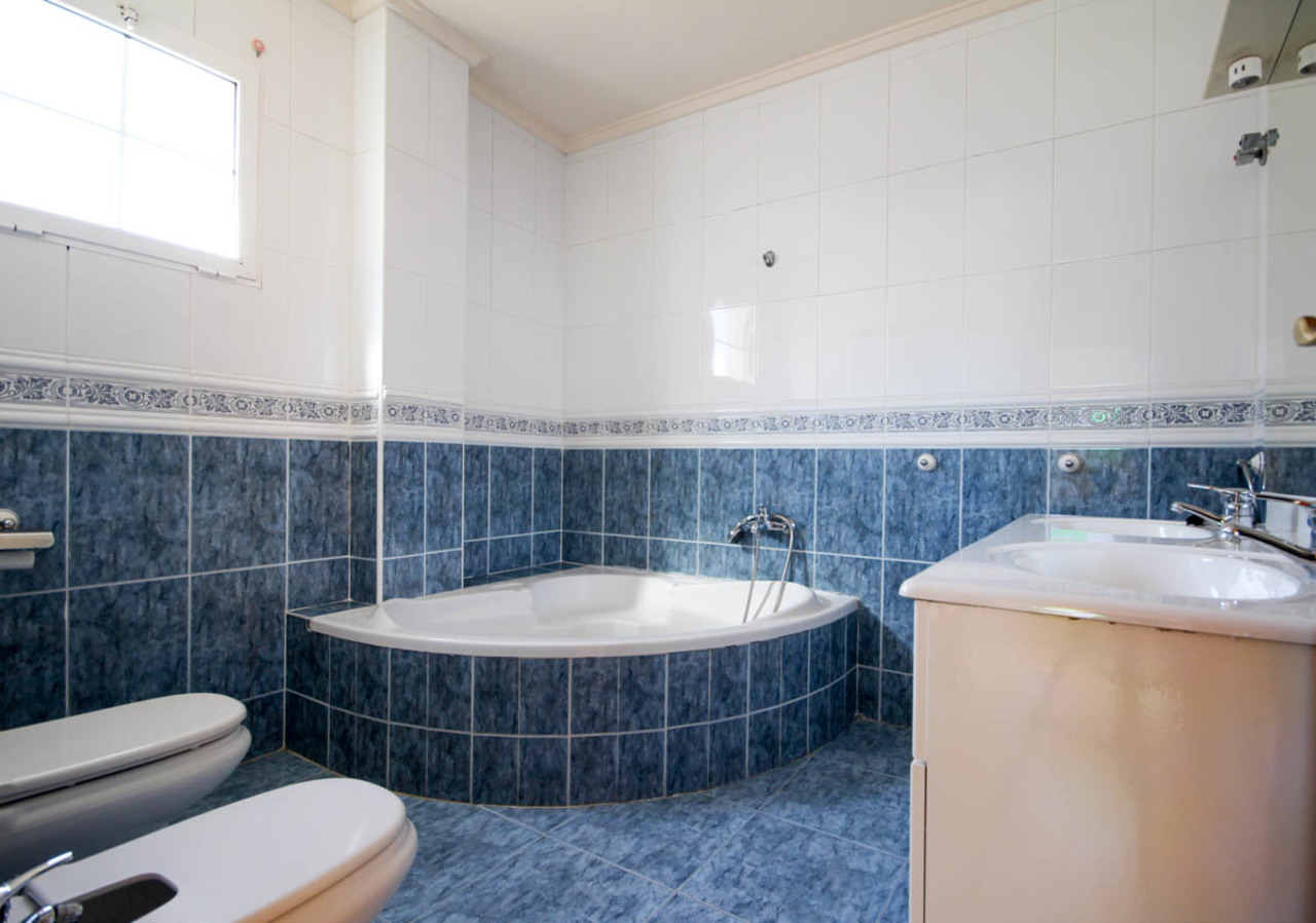 5 Bed, 3 Bath, HouseFor Sale, La Zenia, Alicante