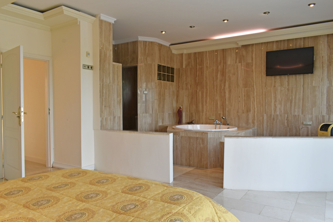 5 Bed, 5 Bath, HouseFor Sale, Torremendo, Alicante