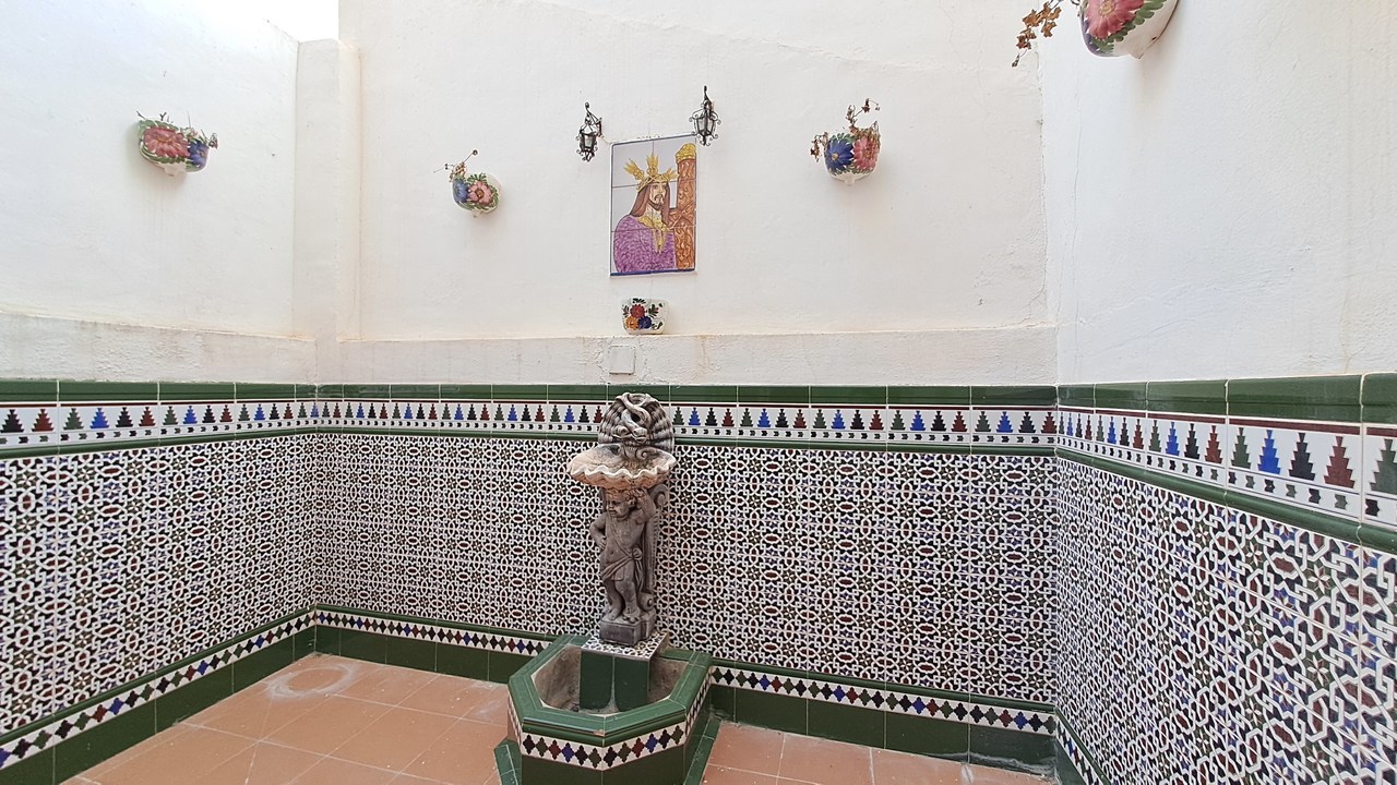 5 Bed, 2 Bath, ApartmentFor Sale, Torrevieja, Alicante