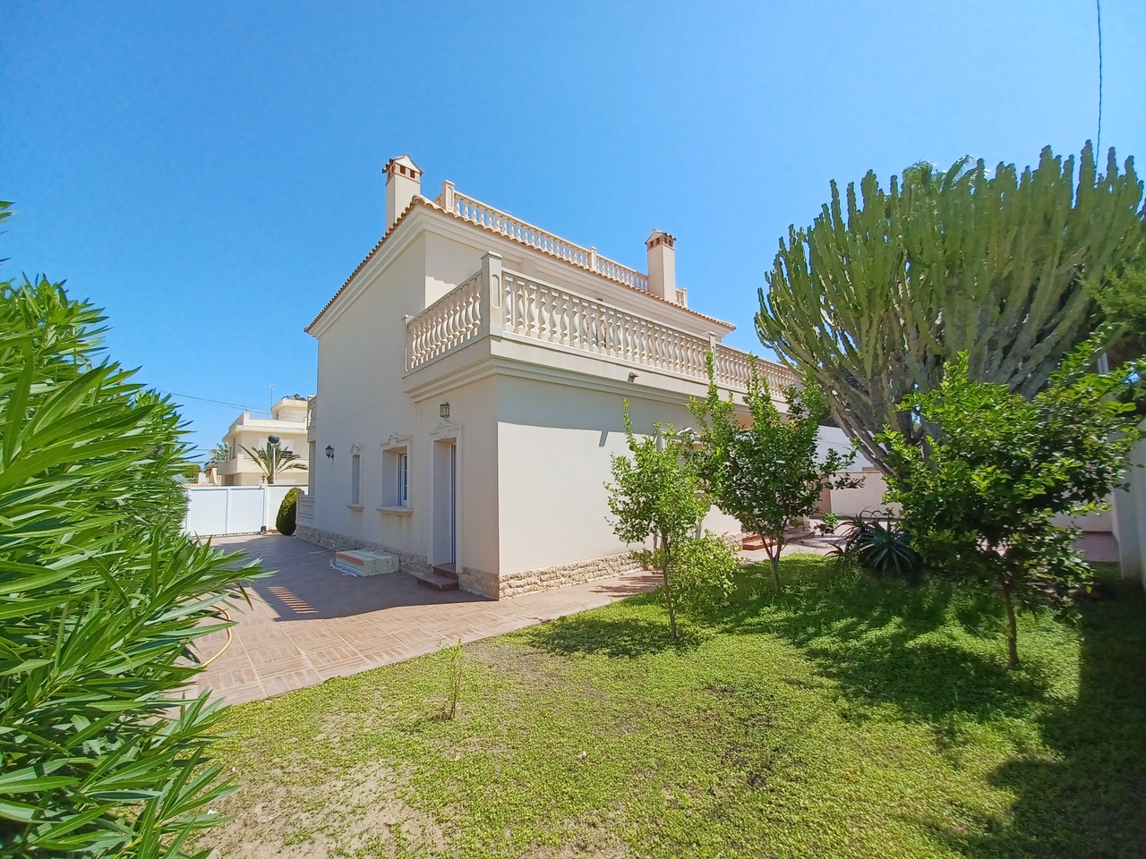 5 Bed, 4 Bath, HouseFor Sale, Cabo Roig, Alicante