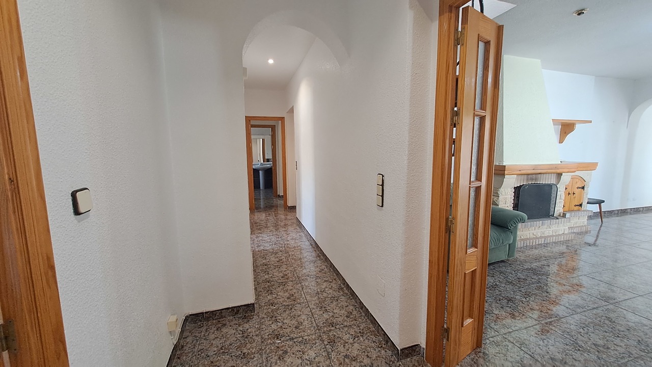 5 Bed, 2 Bath, HouseFor Sale, Villamartin, Alicante