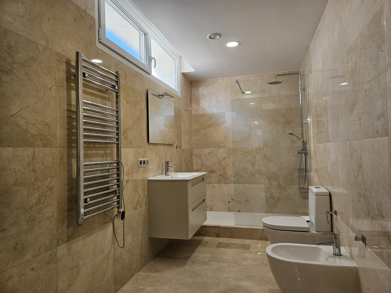 5 Bed, 4 Bath, HouseFor Sale, La Zenia, Alicante