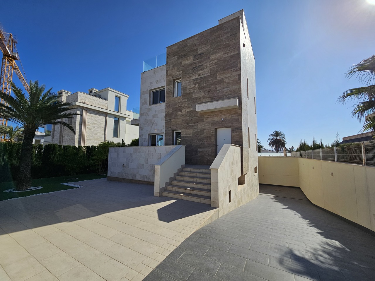 5 Bed, 4 Bath, HouseFor Sale, La Zenia, Alicante
