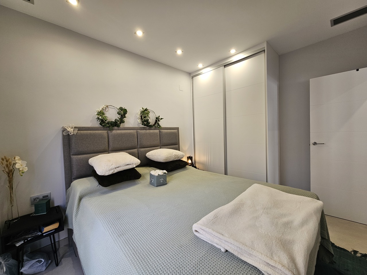 3 Bed, 2 Bath, HouseFor Sale, Villamartin, Alicante