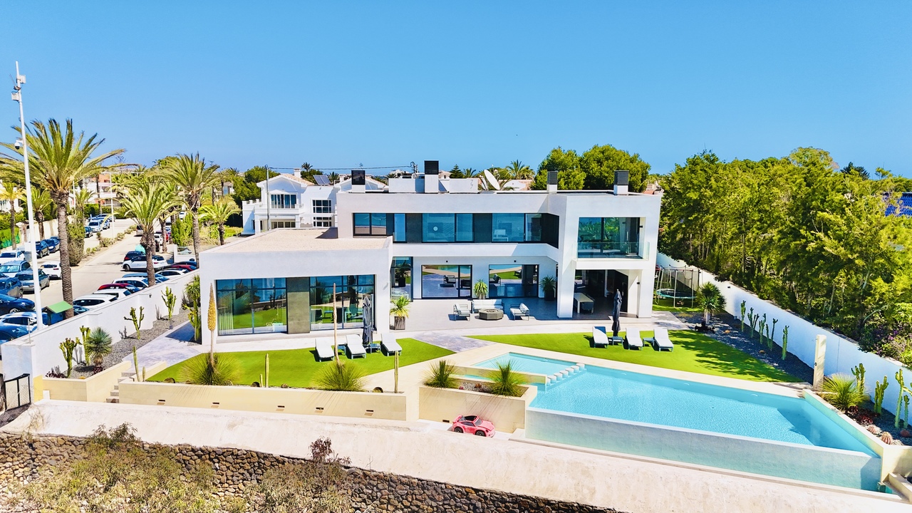 4 Bed, 6 Bath, HouseFor Sale, Cabo Roig, Alicante 4 Bed, 6 Bath, HouseFor Sale, Cabo Roig, Alicante