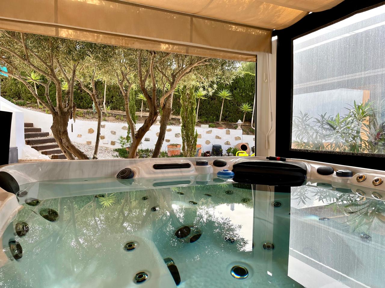 4 Bed, 2 Bath, HouseFor Sale, Villamartin, Alicante