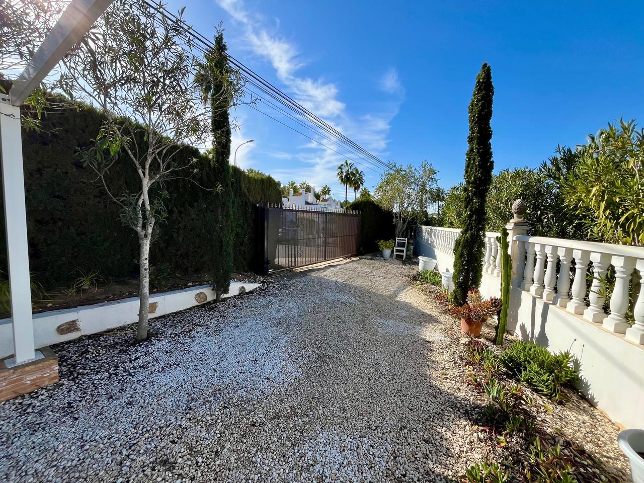 4 Bed, 2 Bath, HouseFor Sale, Villamartin, Alicante