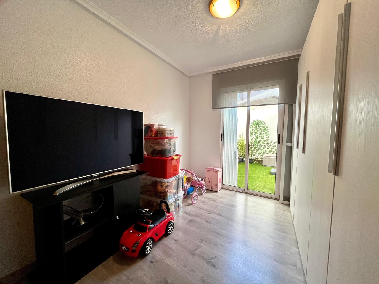 4 Bed, 3 Bath, ApartmentFor Sale, Torrevieja, Alicante