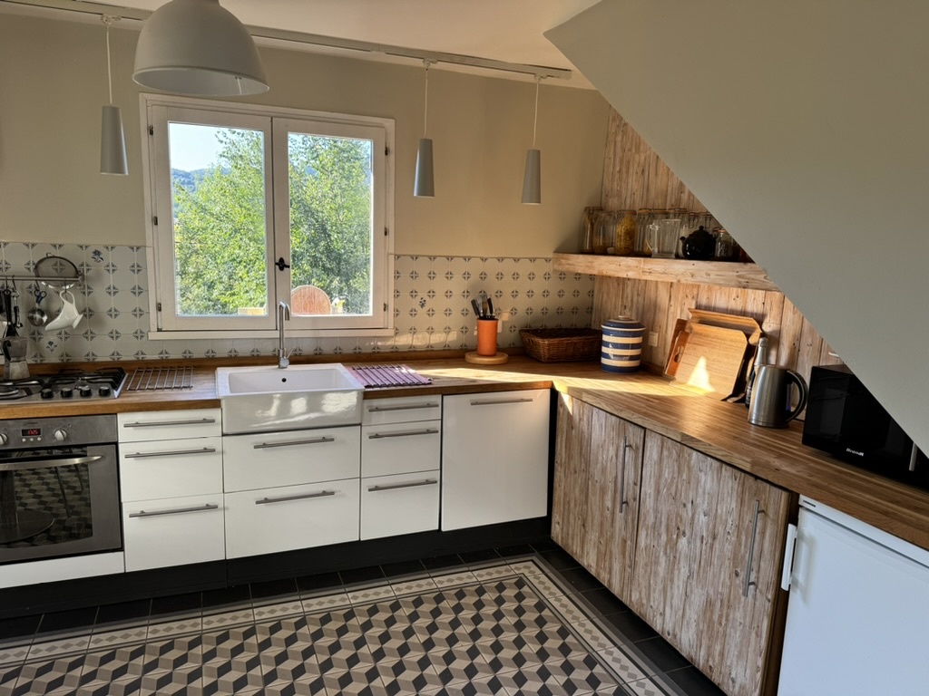 3 Bed, 2 Bath, HouseFor Sale, Bedarieux, Herault, Languedoc-Roussillon, 34600