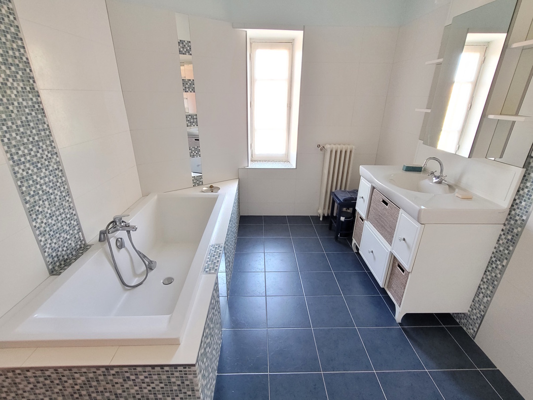 6 Bed, 4 Bath, HouseFor Sale, Roujan, Herault, Languedoc-Roussillon, 34320