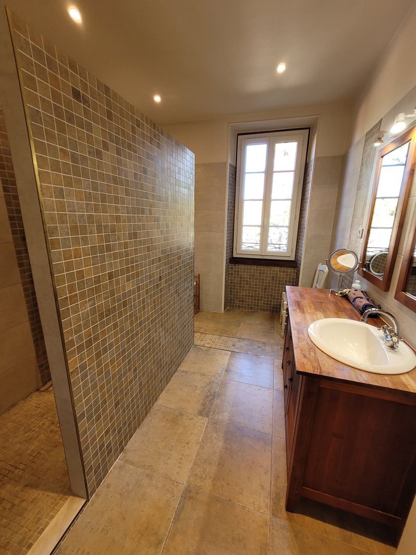 6 Bed, 4 Bath, HouseFor Sale, Roujan, Herault, Languedoc-Roussillon, 34320