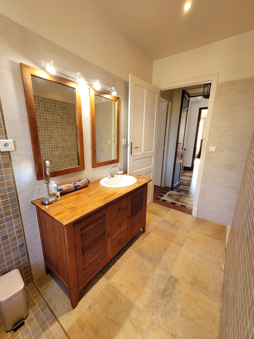 6 Bed, 4 Bath, HouseFor Sale, Roujan, Herault, Languedoc-Roussillon, 34320