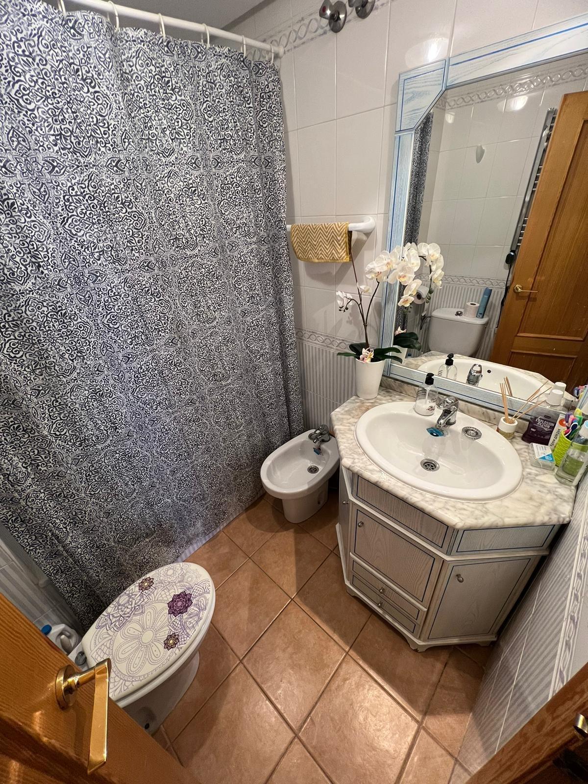 2 Bed, 1 Bath, ApartmentFor Sale, Torrevieja, Alicante