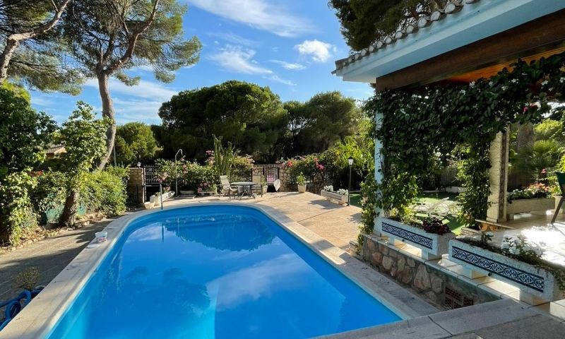 6 Bed, 4 Bath, HouseFor Sale, Campoamor, Alicante