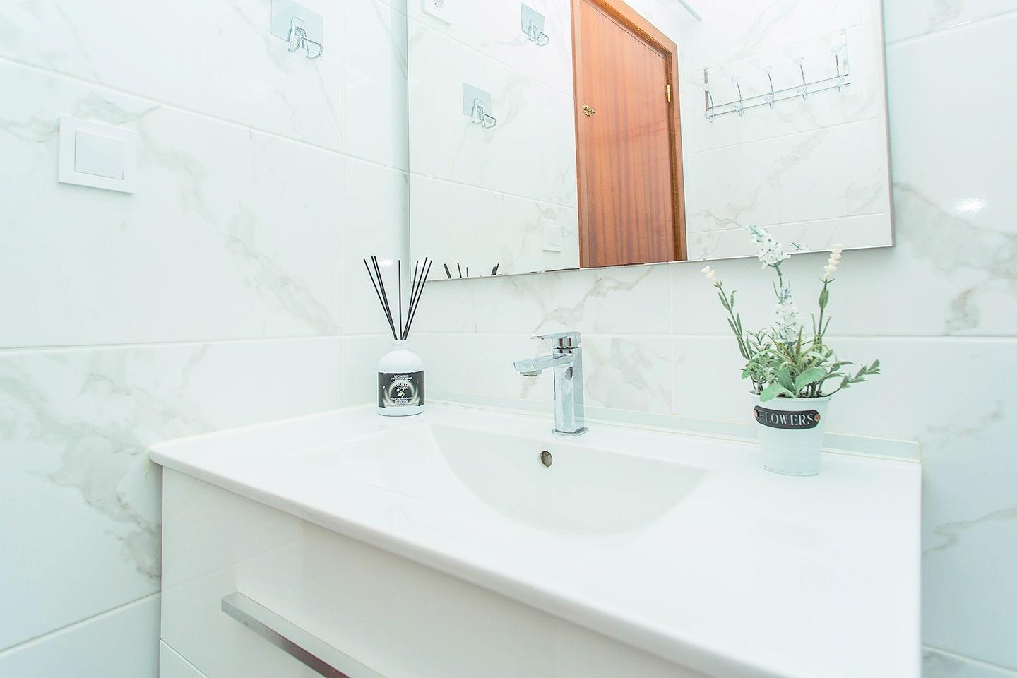 3 Bed, 2 Bath, ApartmentFor Sale, Torrevieja, Alicante