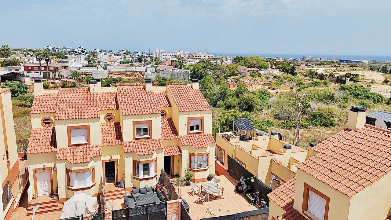 3 Bed, 2 Bath, HouseFor Sale, Cabo Roig, Alicante