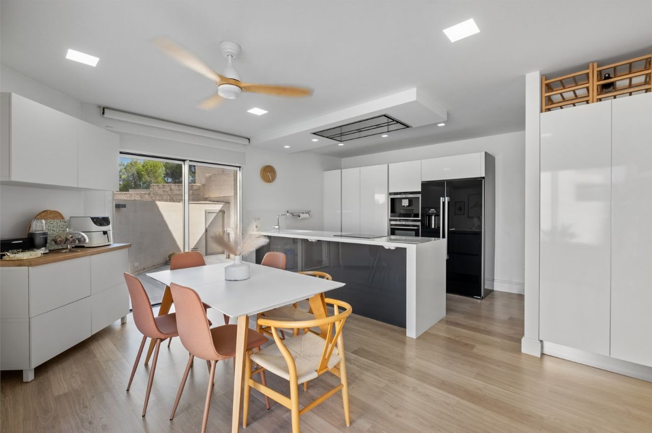 4 Bed, 2 Bath, HouseFor Sale, Alfas del Pi, Alicante