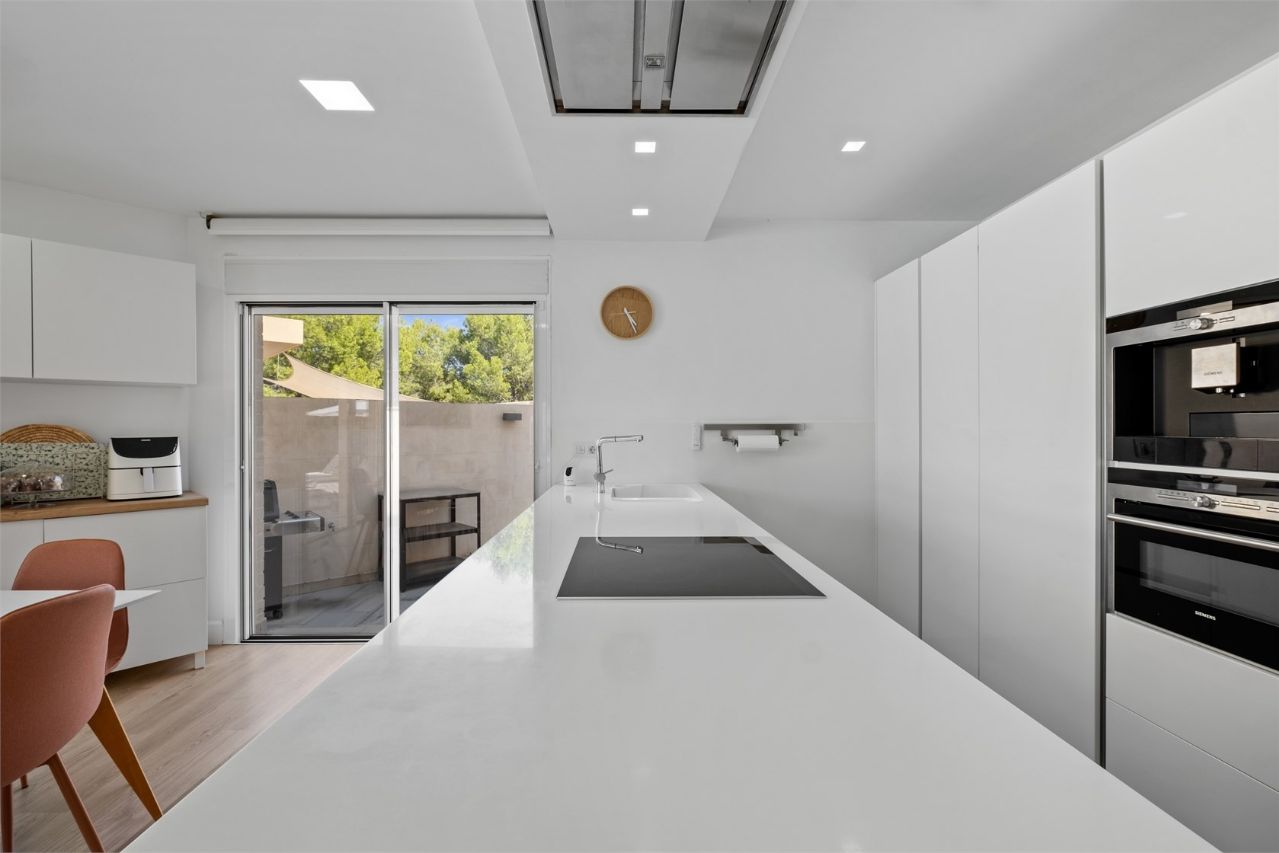 4 Bed, 2 Bath, HouseFor Sale, Alfas del Pi, Alicante