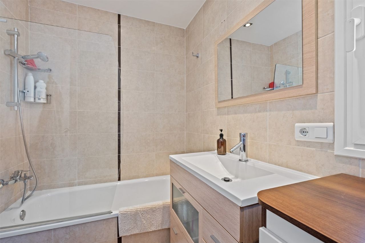 4 Bed, 2 Bath, HouseFor Sale, Alfas del Pi, Alicante