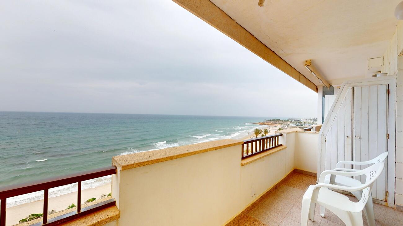 2 Bed, 1 Bath, ApartmentFor Sale, Mil Palmeras, Alicante