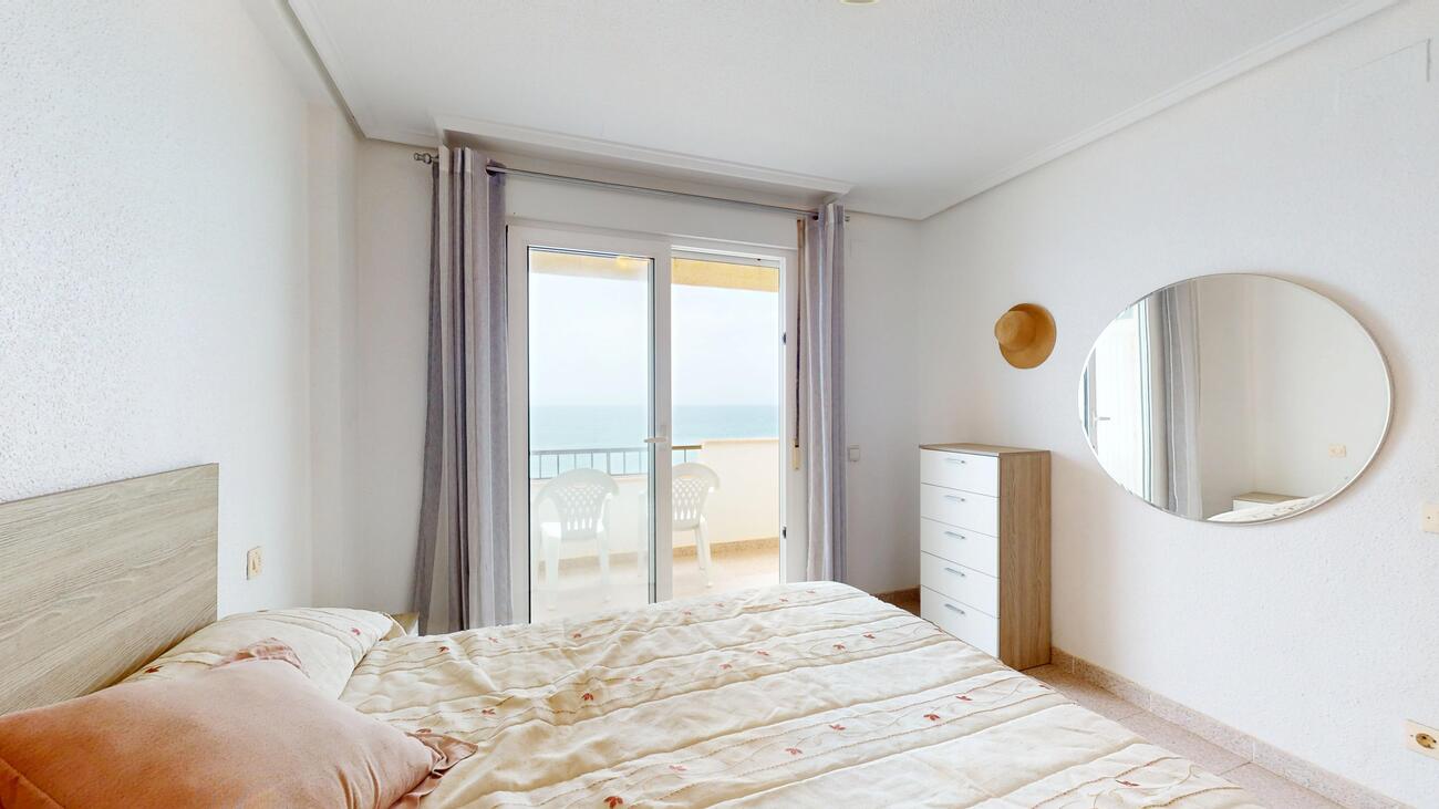 2 Bed, 1 Bath, ApartmentFor Sale, Mil Palmeras, Alicante
