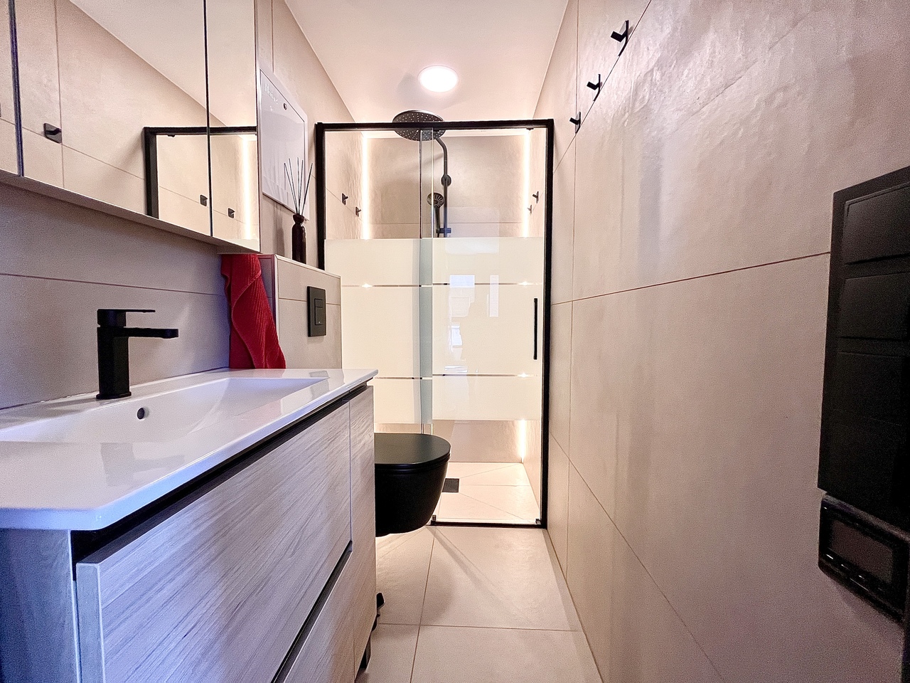 4 Bed, 2 Bath, ApartmentFor Sale, Almoradi, Alicante