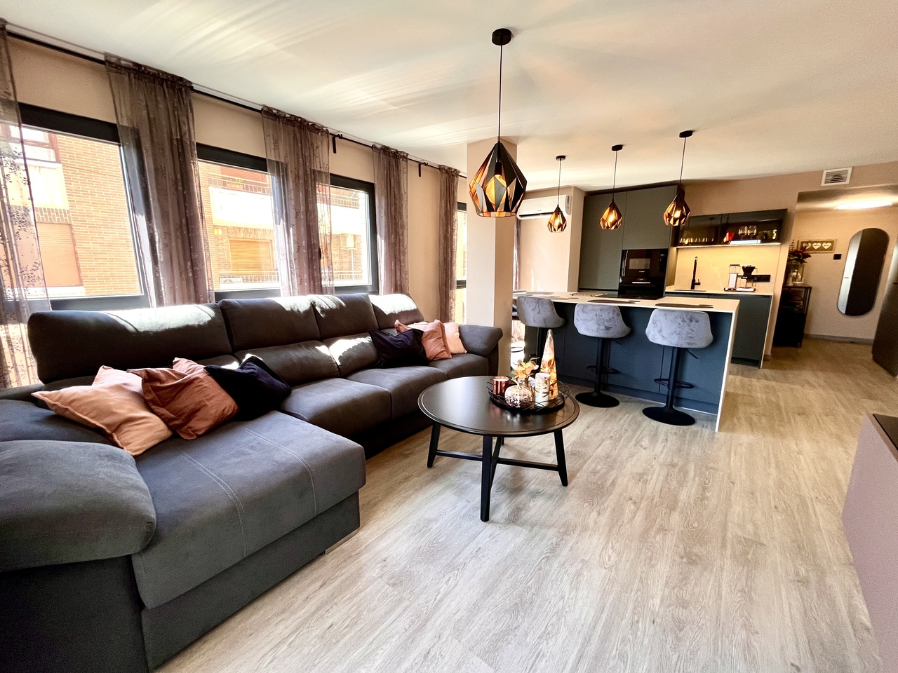 4 Bed, 2 Bath, ApartmentFor Sale, Almoradi, Alicante