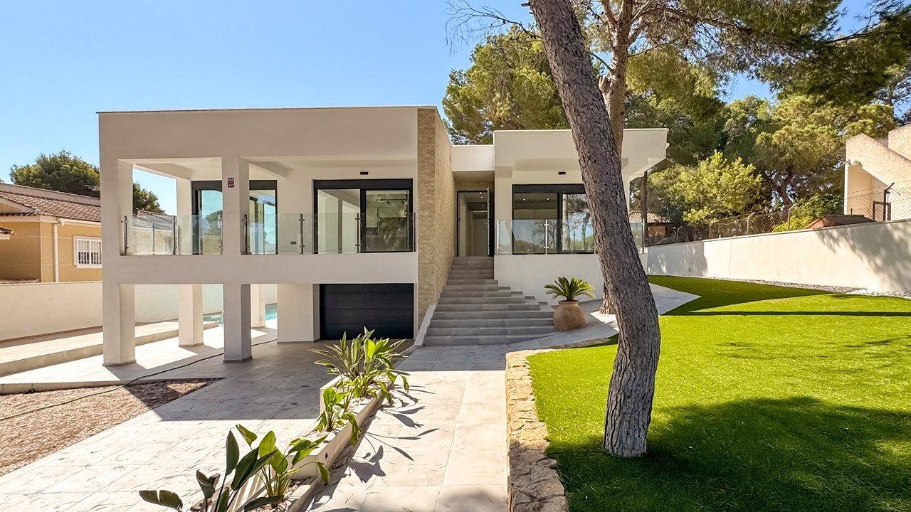 4 Bed, 4 Bath, HouseFor Sale, Torrevieja, Alicante