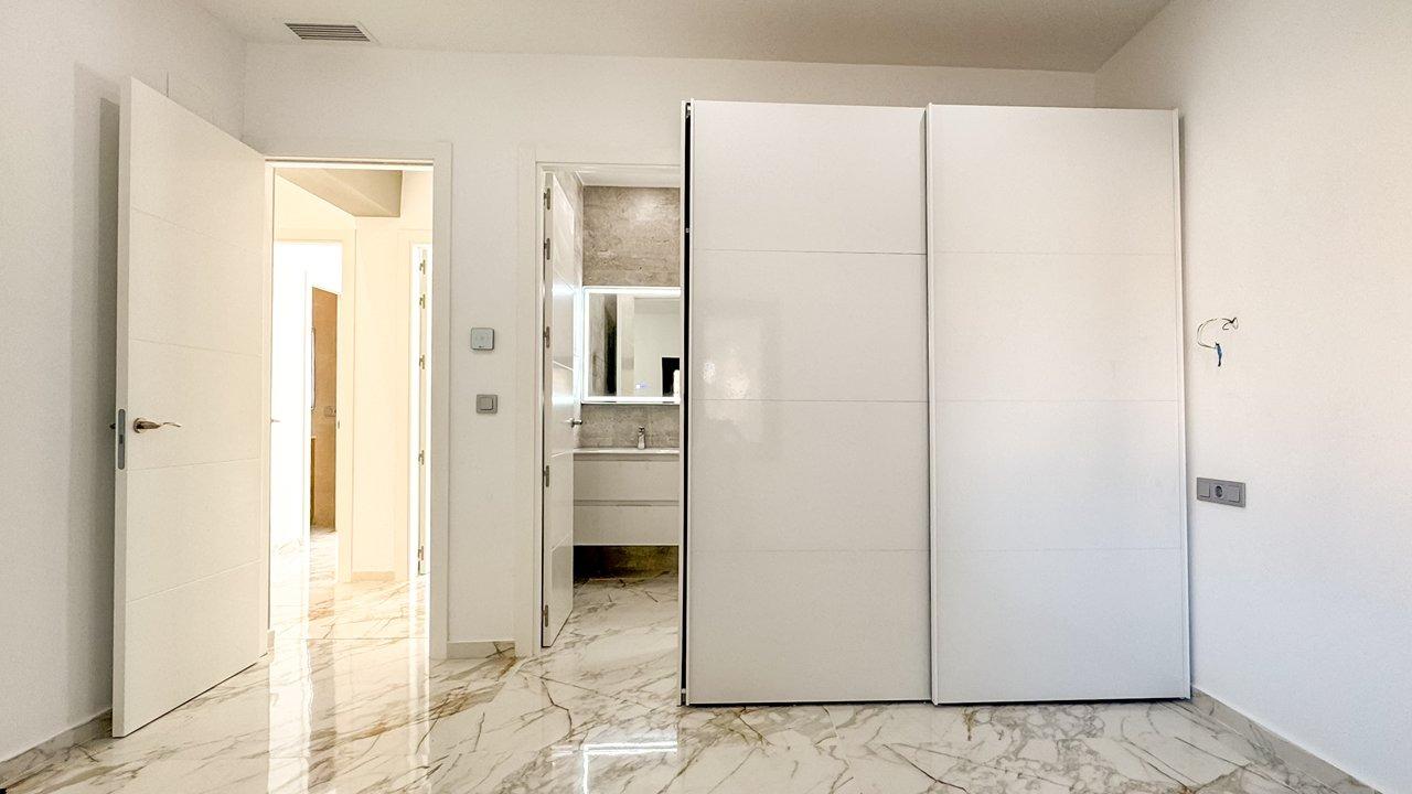 4 Bed, 4 Bath, HouseFor Sale, Torrevieja, Alicante