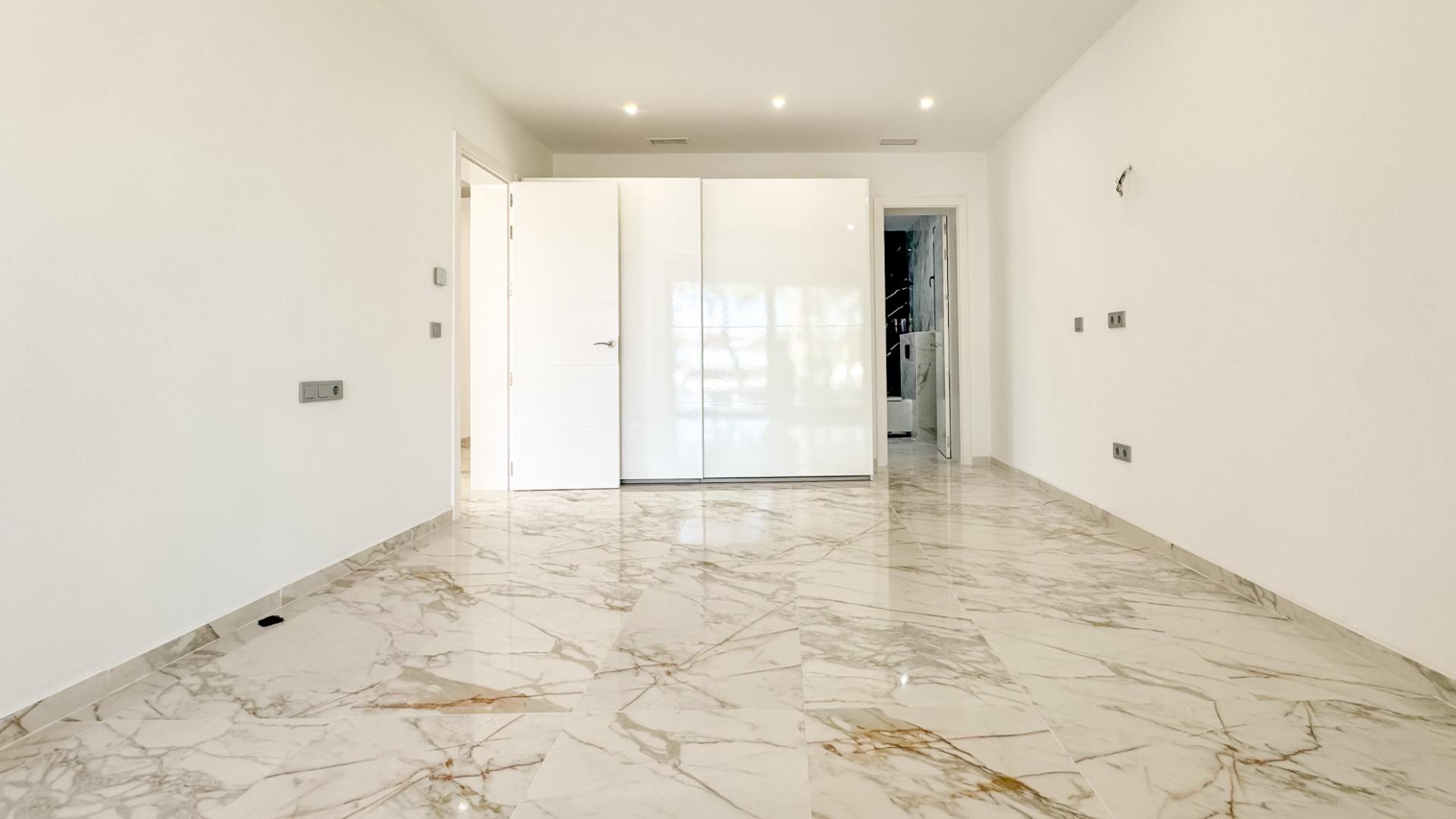 4 Bed, 4 Bath, HouseFor Sale, Torrevieja, Alicante