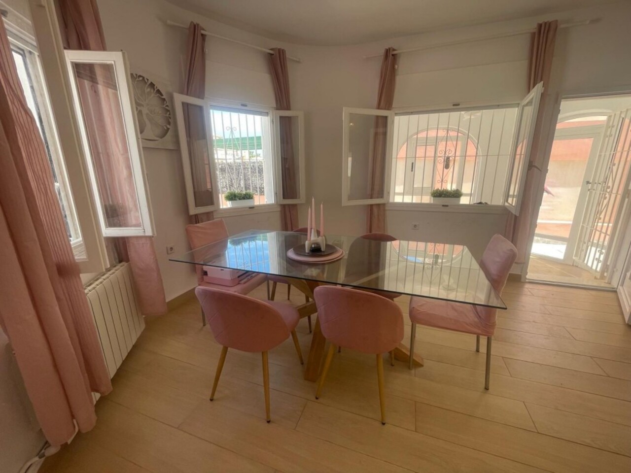 5 Bed, 2 Bath, HouseFor Sale, Playa Flamenca, Alicante