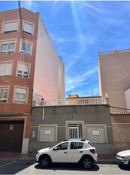 4 Bed, 2 Bath, HouseFor Sale, Torrevieja, Alicante