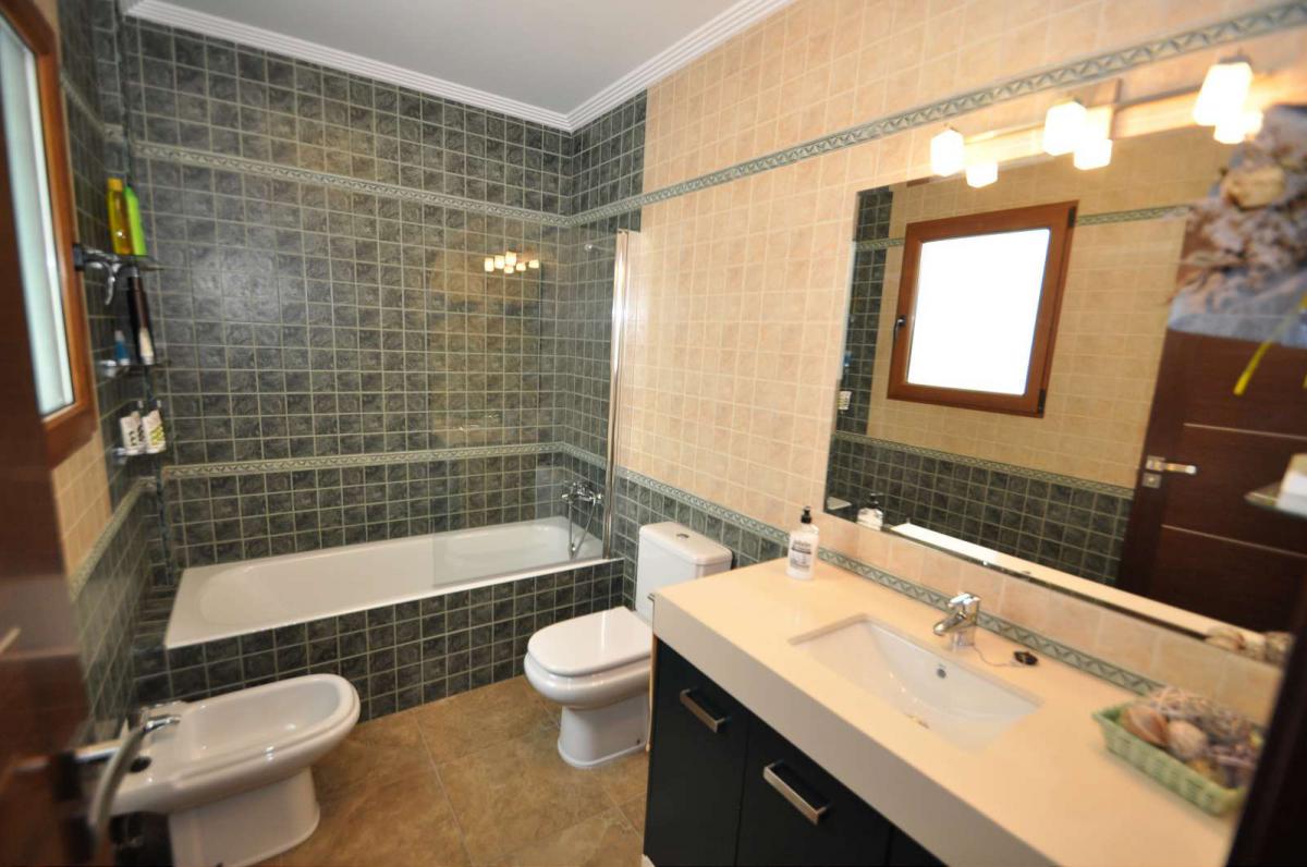 7 Bed, 4 Bath, HouseFor Sale, Pinoso, Alicante