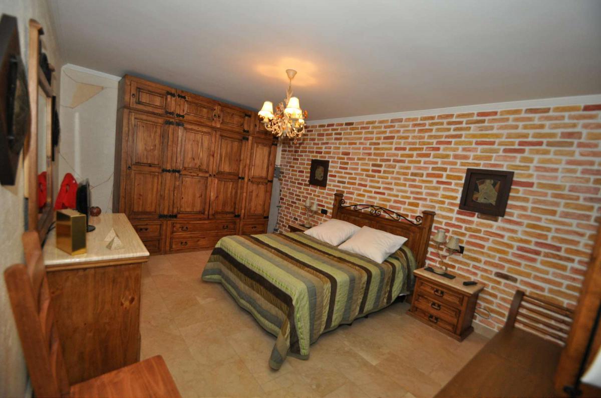 7 Bed, 4 Bath, HouseFor Sale, Pinoso, Alicante