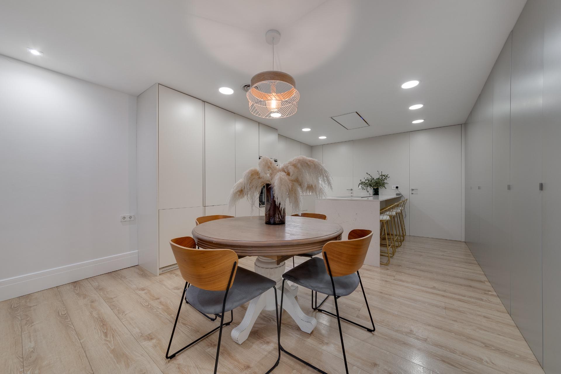 4 Bed, 3 Bath, ApartmentFor Sale, Torrevieja, Alicante