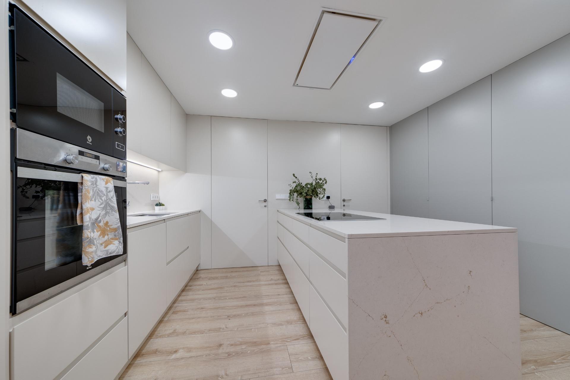 4 Bed, 3 Bath, ApartmentFor Sale, Torrevieja, Alicante