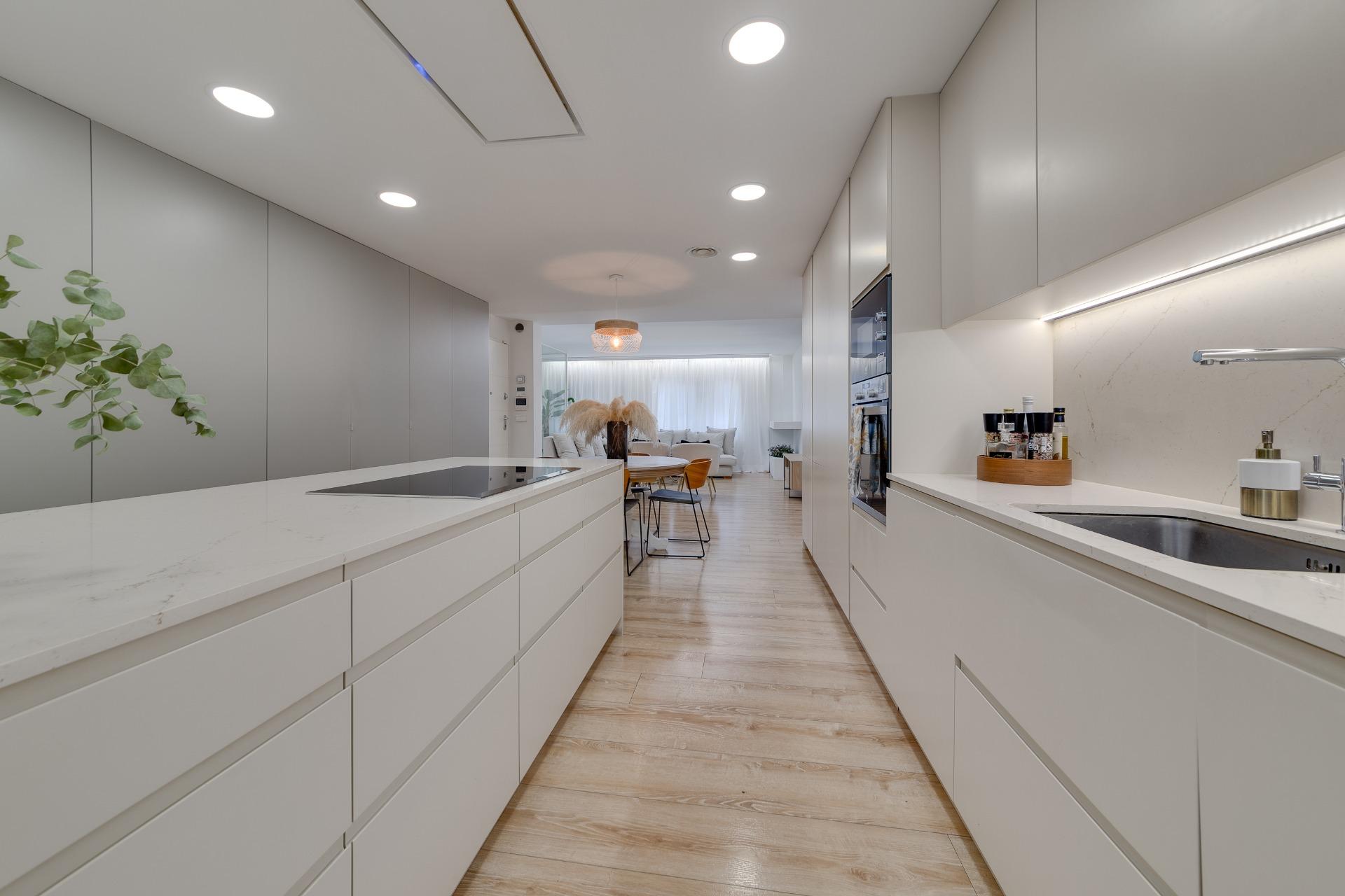 4 Bed, 3 Bath, ApartmentFor Sale, Torrevieja, Alicante