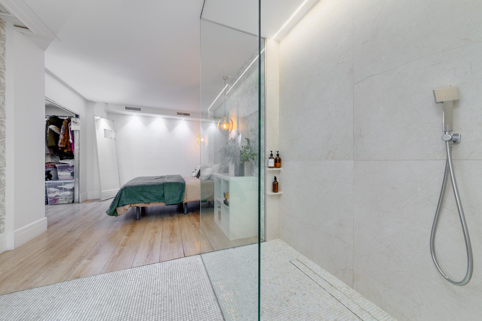 4 Bed, 3 Bath, ApartmentFor Sale, Torrevieja, Alicante