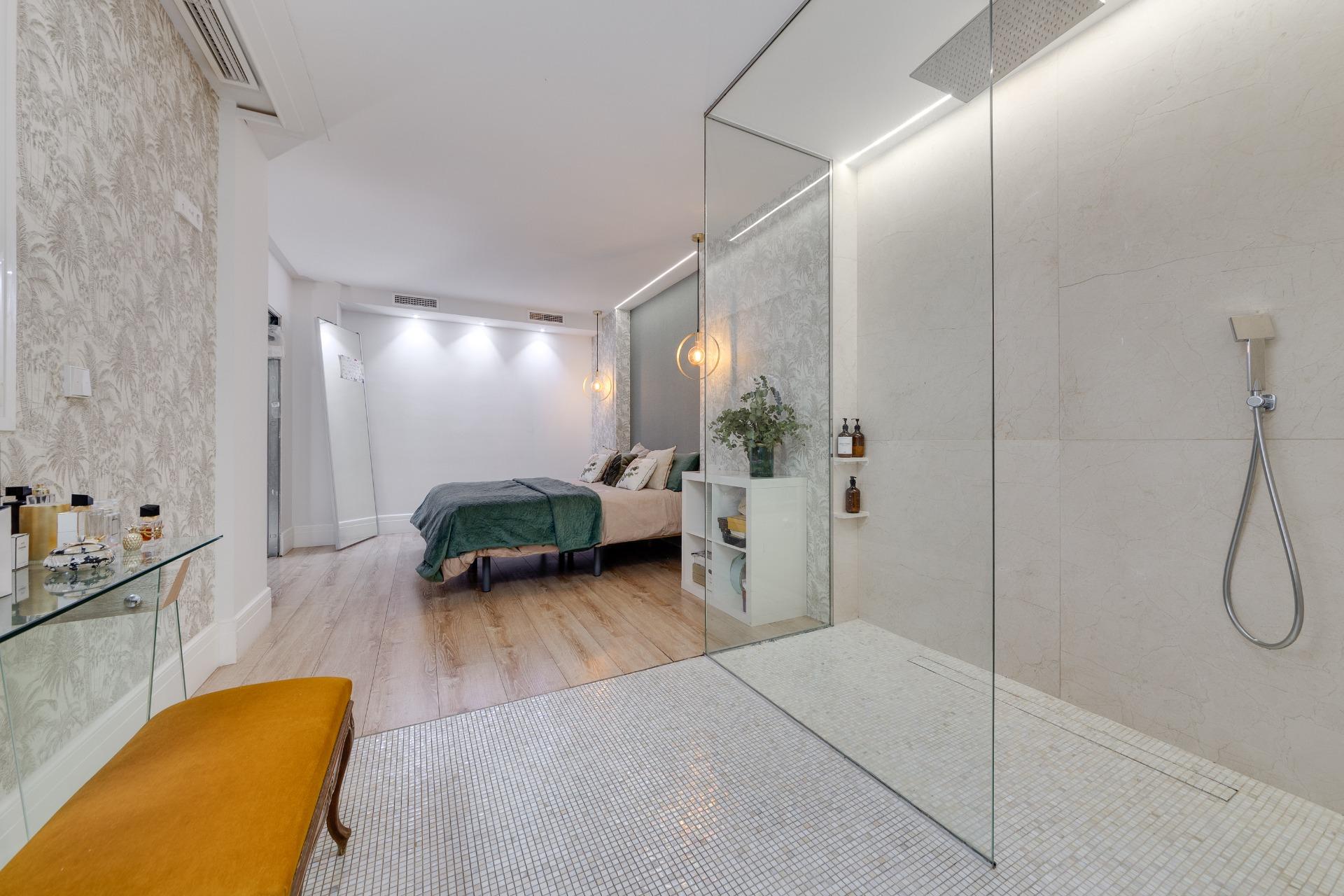 4 Bed, 3 Bath, ApartmentFor Sale, Torrevieja, Alicante